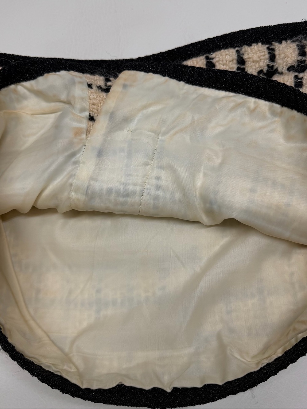 Miu Miu Black and Cream Bouclé Check Mini Skirt size 36 - Picture 4 of 10